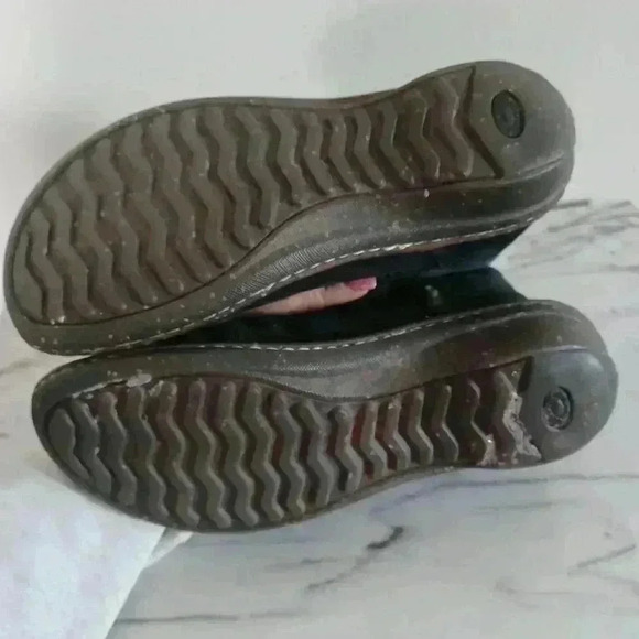 Ugg Women's Black Caspia Suede Boot 6 - Picture 8 of 16